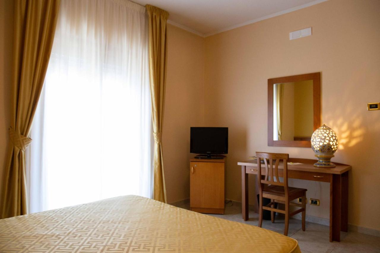 Hotel Maddaloni Tufino エクステリア 写真