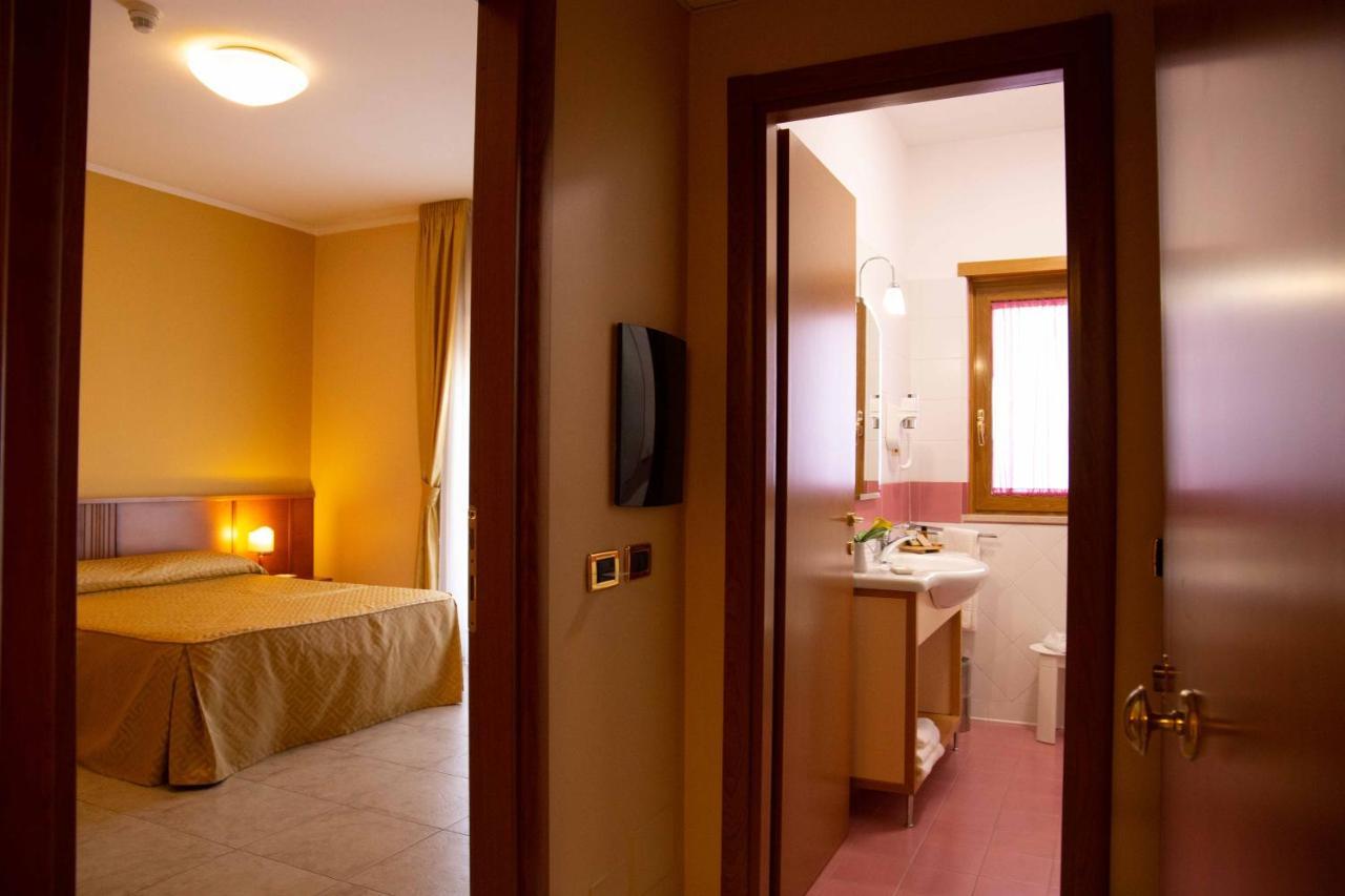 Hotel Maddaloni Tufino エクステリア 写真