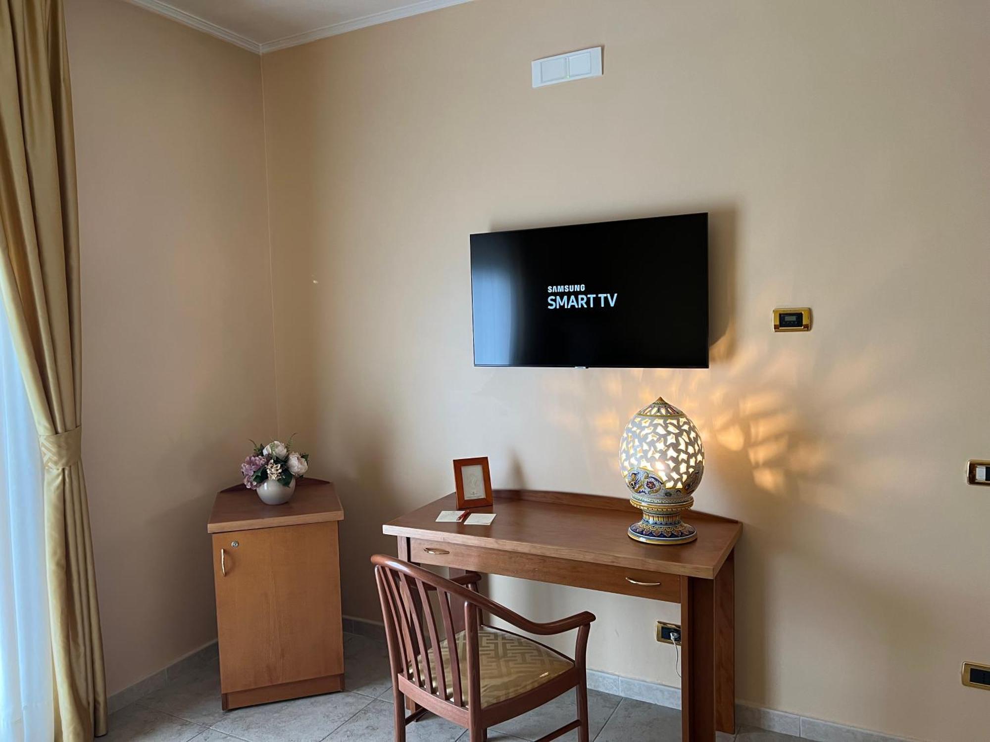 Hotel Maddaloni Tufino エクステリア 写真