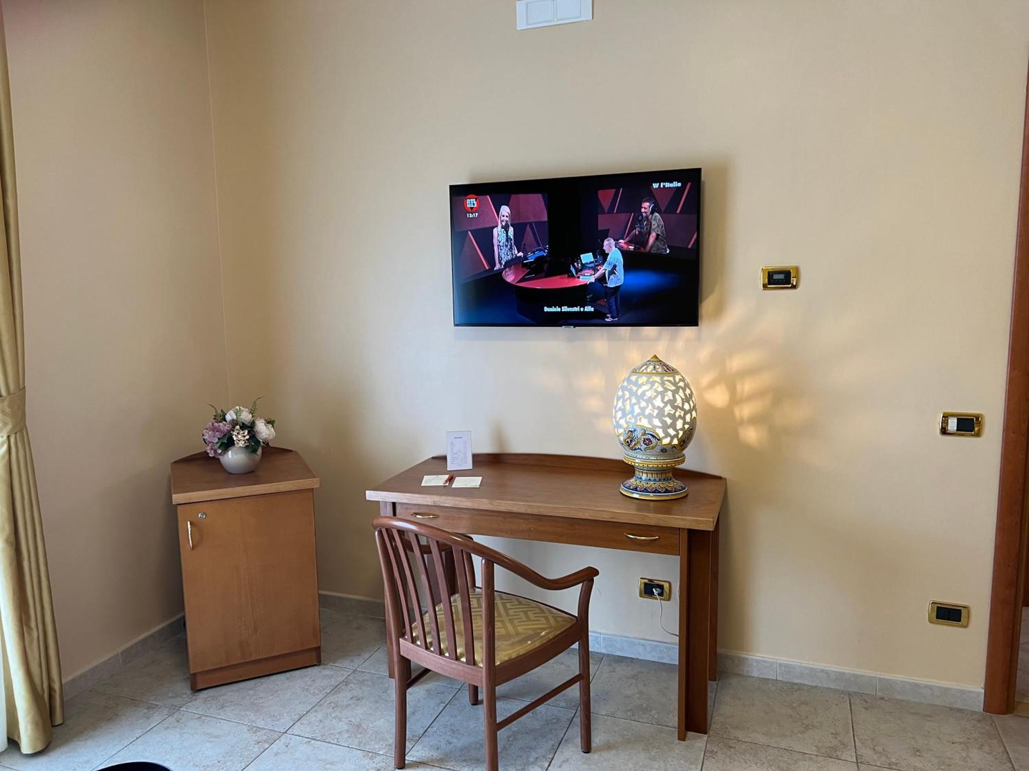 Hotel Maddaloni Tufino エクステリア 写真